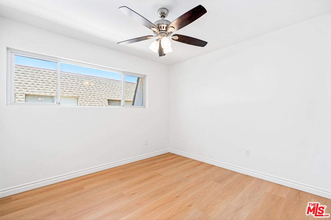 5238 Newcastle Ave Unit: 3