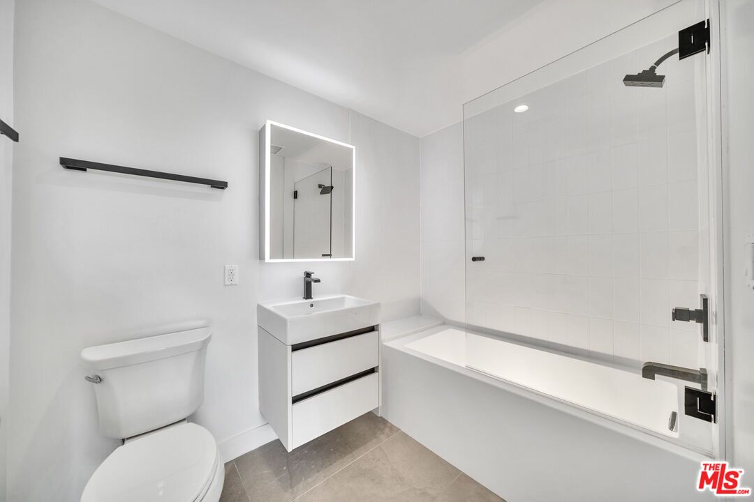 4506 Dockweiler Unit: 202