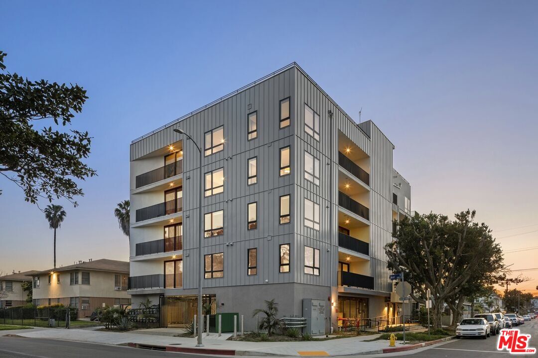 4506 Dockweiler Unit: 202
