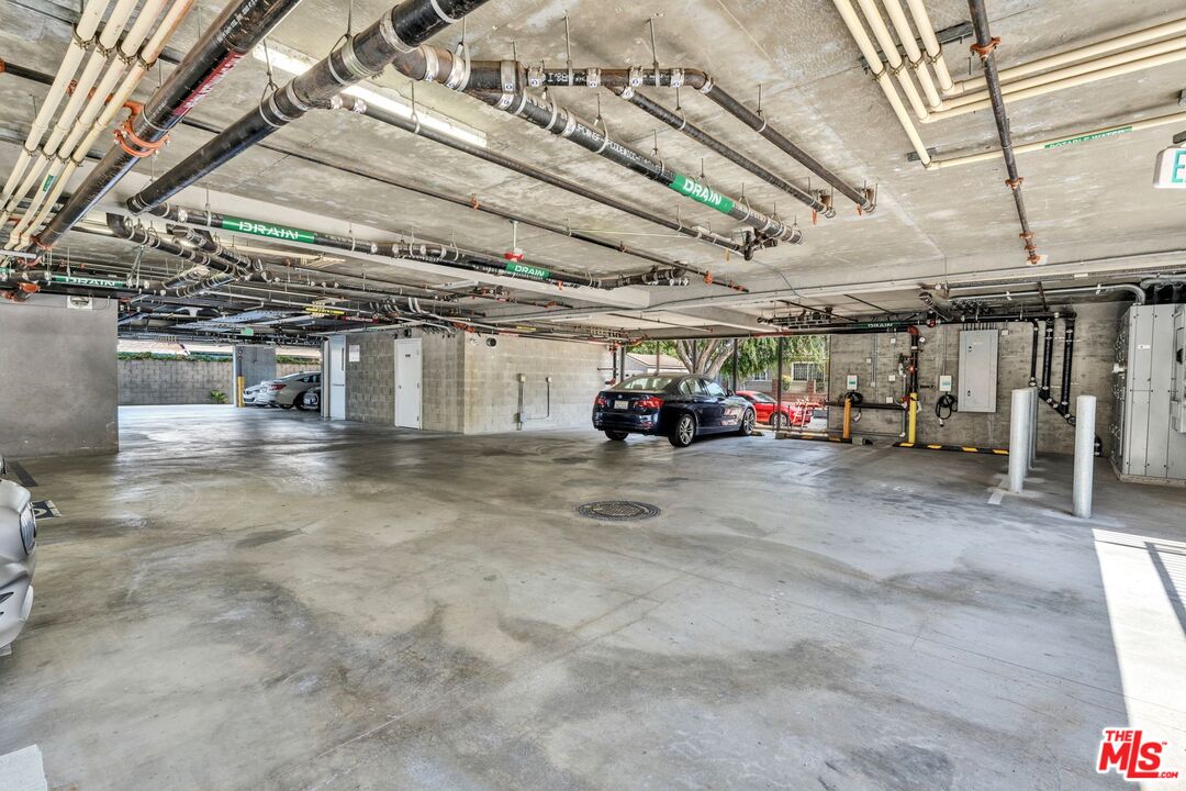 4506 Dockweiler Unit: 202