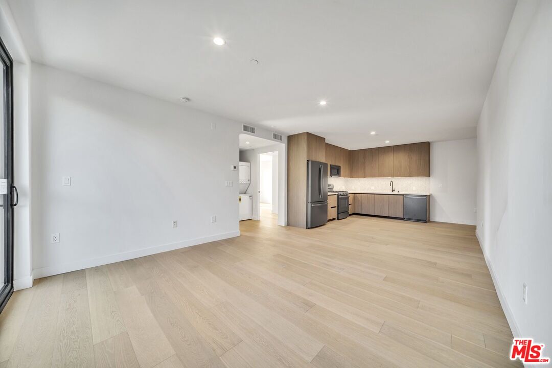 4506 Dockweiler Unit: 202
