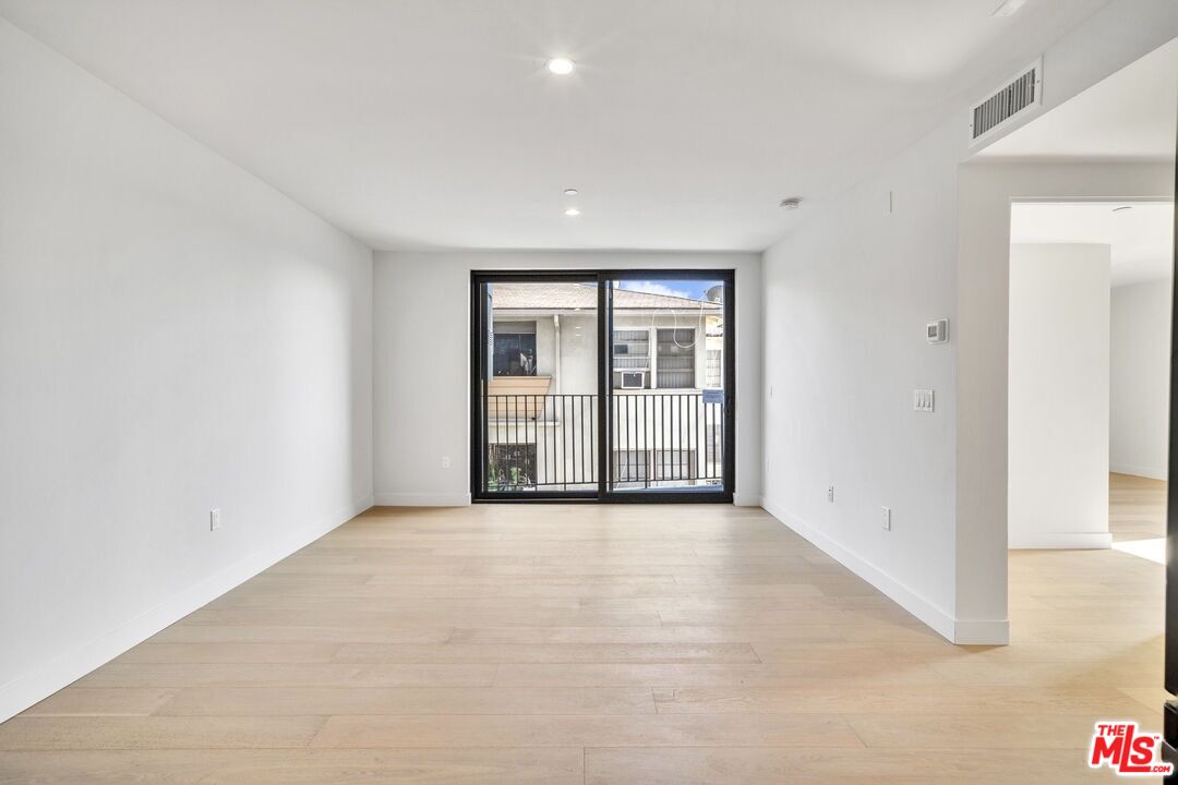 4506 Dockweiler Unit: 202