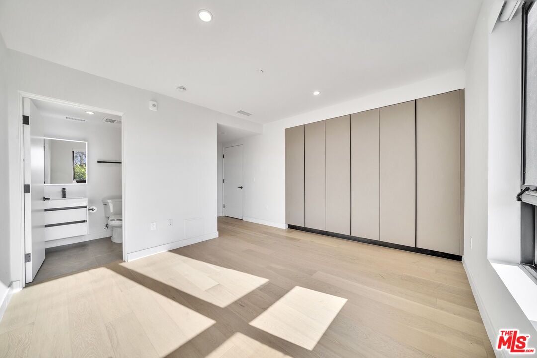 4506 Dockweiler Unit: 202