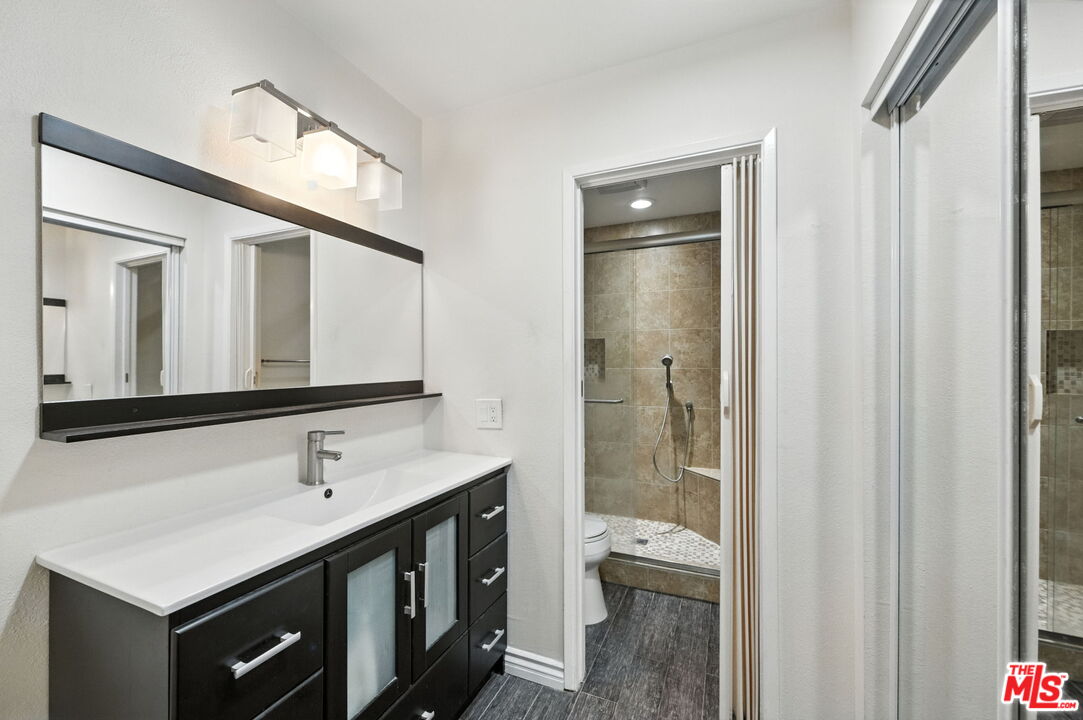 911 N Kings Rd Unit: 310