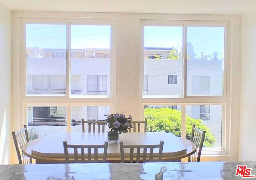 911 N Kings Rd Unit: 310