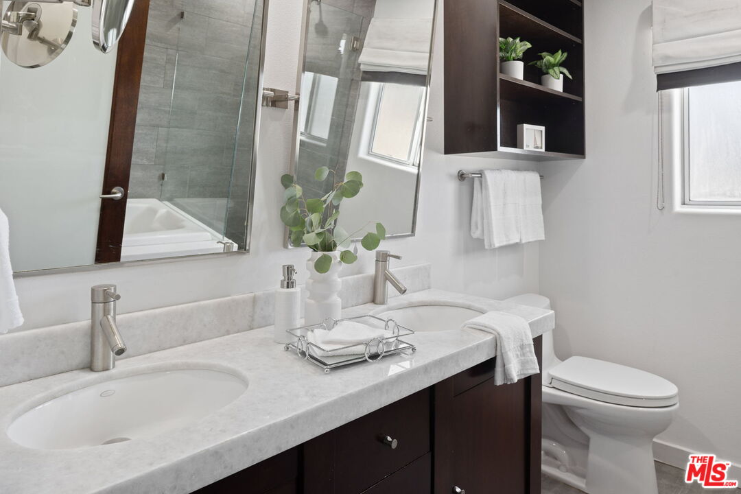 12011 Goshen Ave Unit: 301