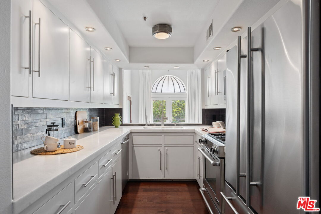 12011 Goshen Ave Unit: 301