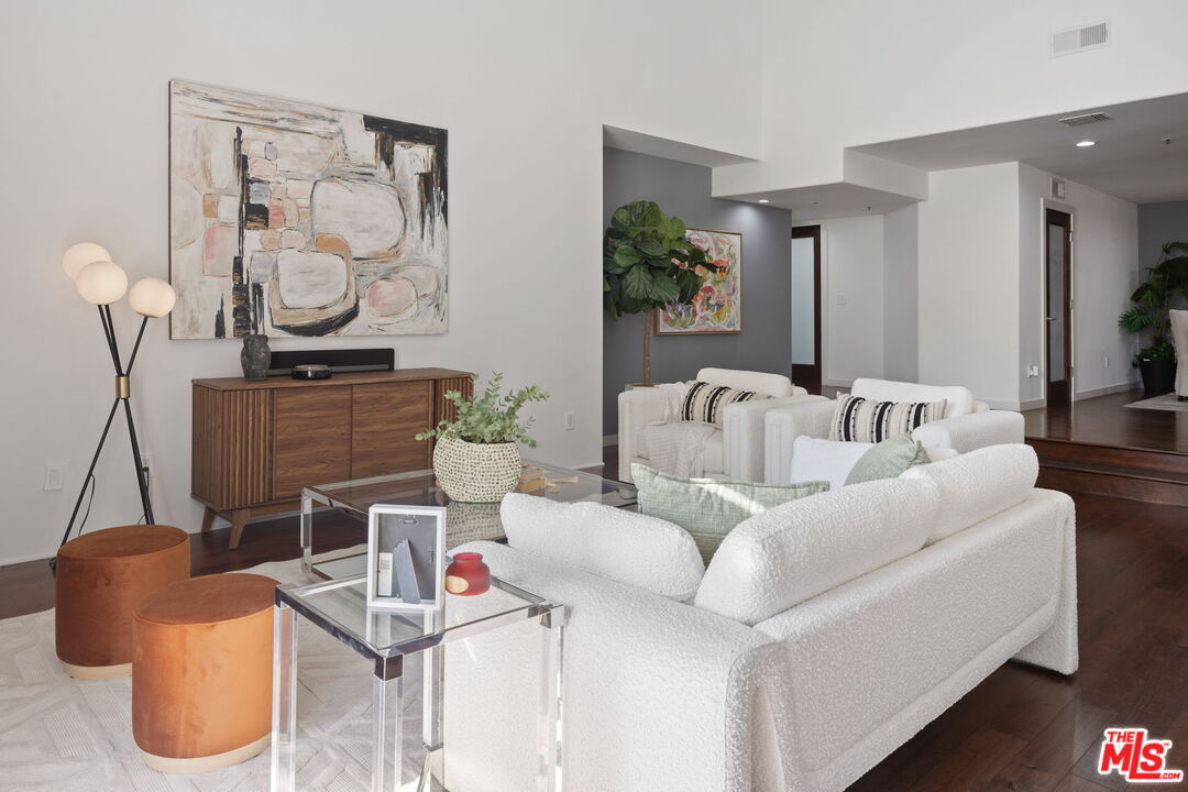 12011 Goshen Ave Unit: 301