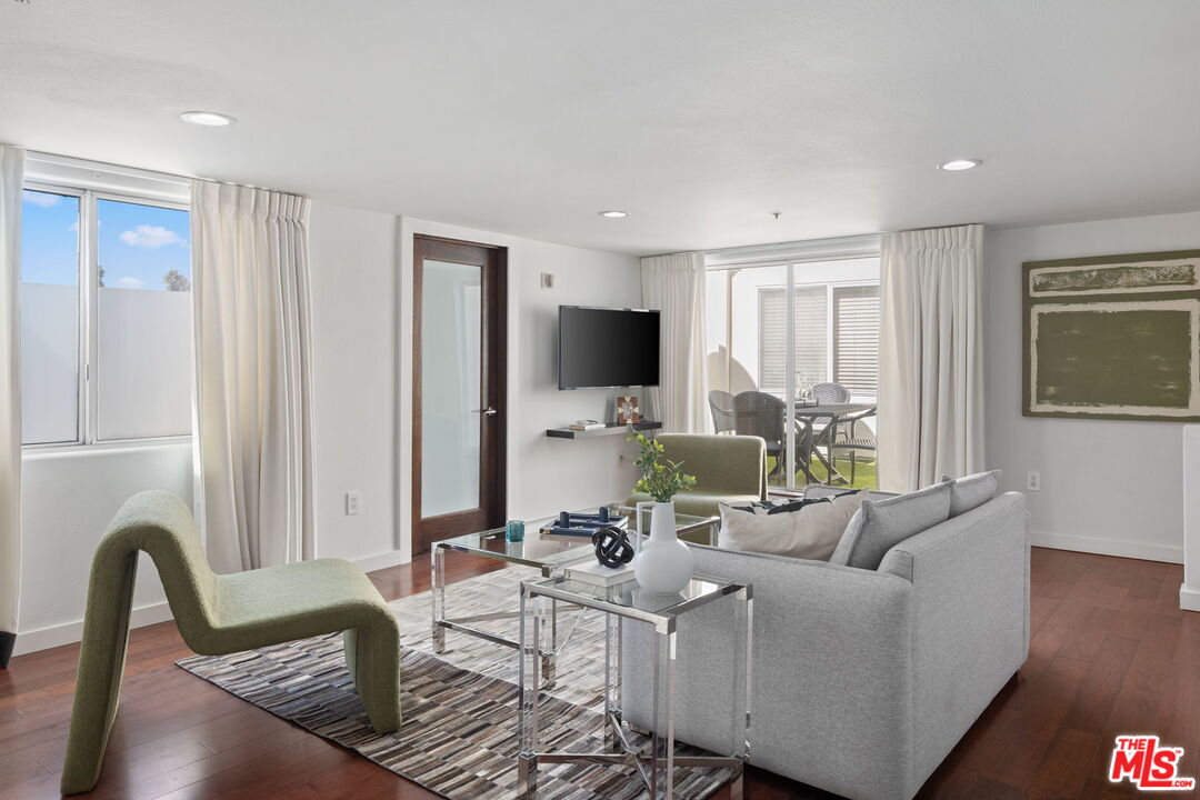 12011 Goshen Ave Unit: 301