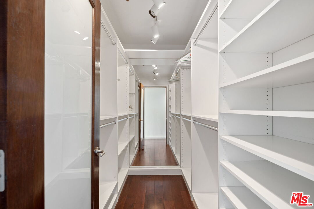 12011 Goshen Ave Unit: 301