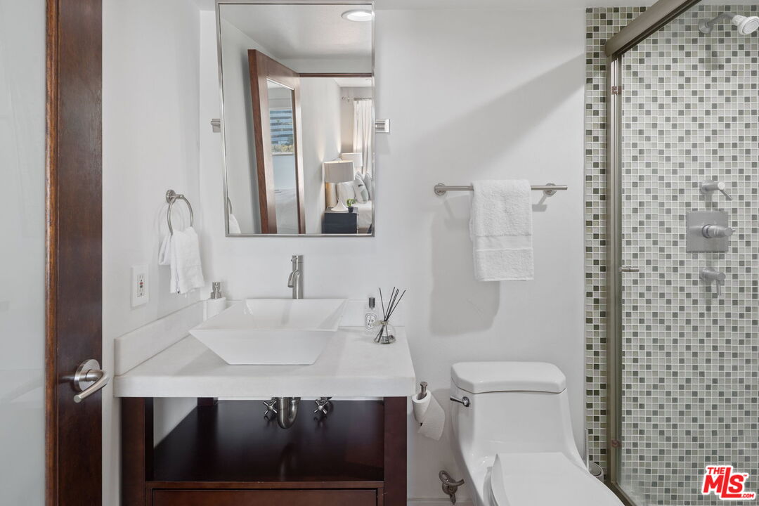 12011 Goshen Ave Unit: 301