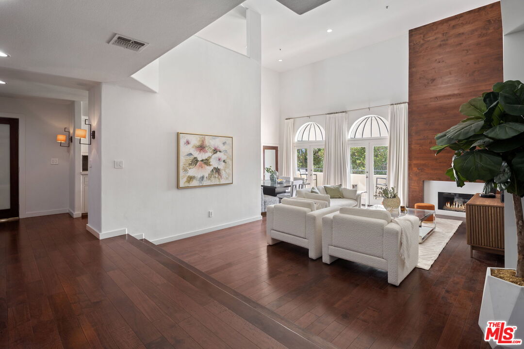 12011 Goshen Ave Unit: 301