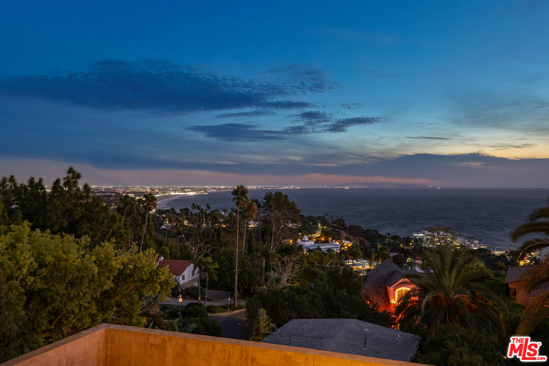 620 Resolano Dr