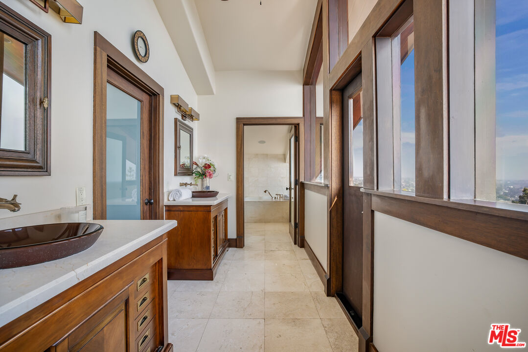 620 Resolano Dr