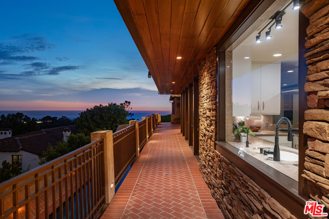 620 Resolano Dr