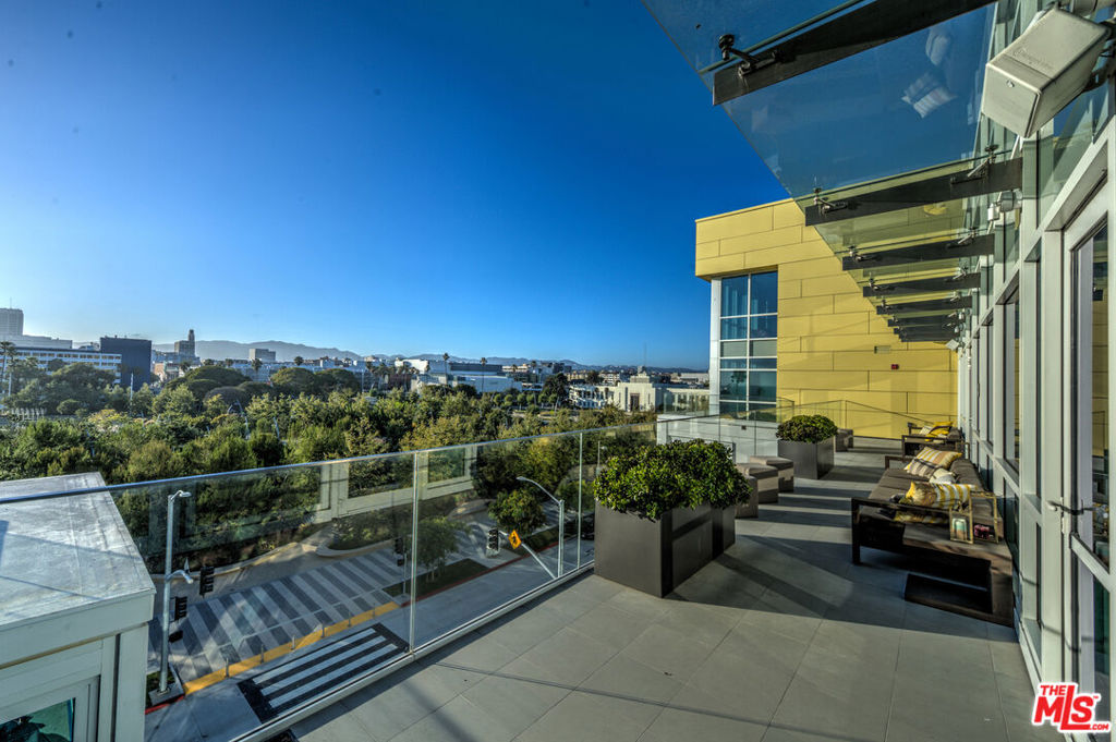 1705 Ocean Avenue 206