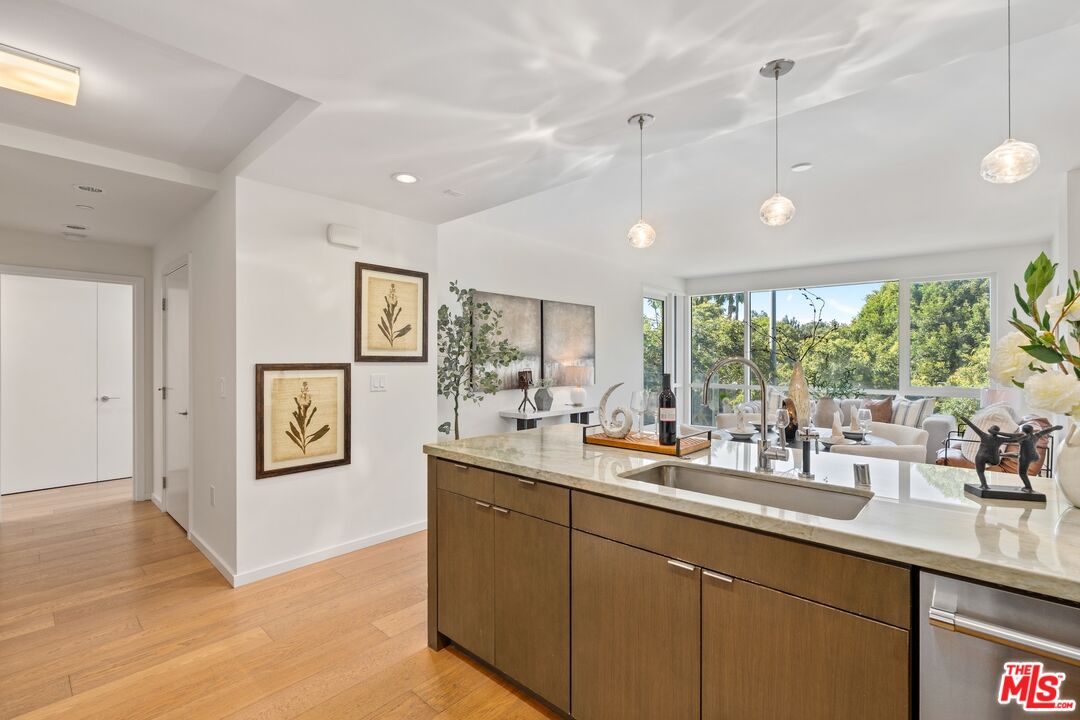 1705 Ocean Ave Unit: 206