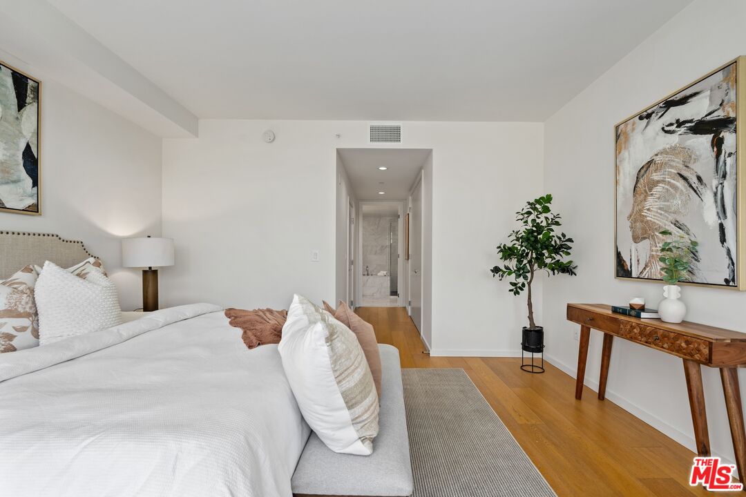 1705 Ocean Ave Unit: 206