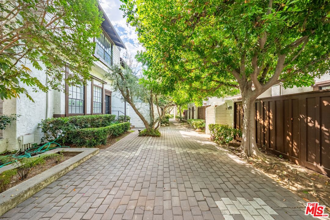 1202 Indiana Ave Unit: 10