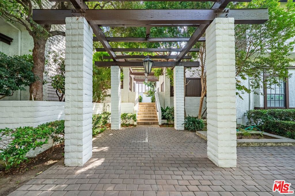 1202 Indiana Avenue 10