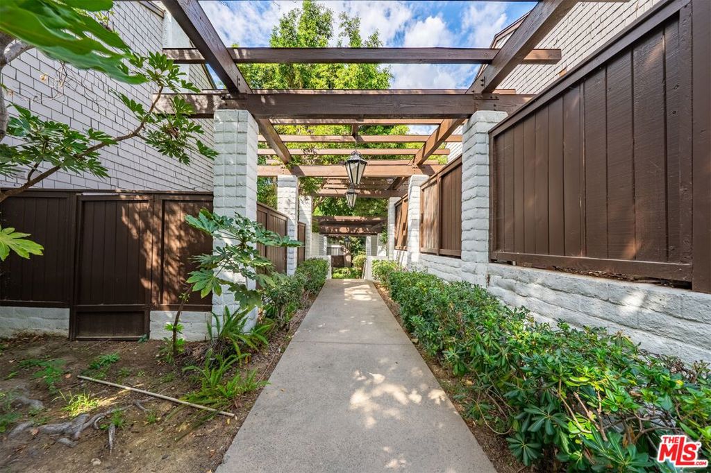 1202 Indiana Avenue 10