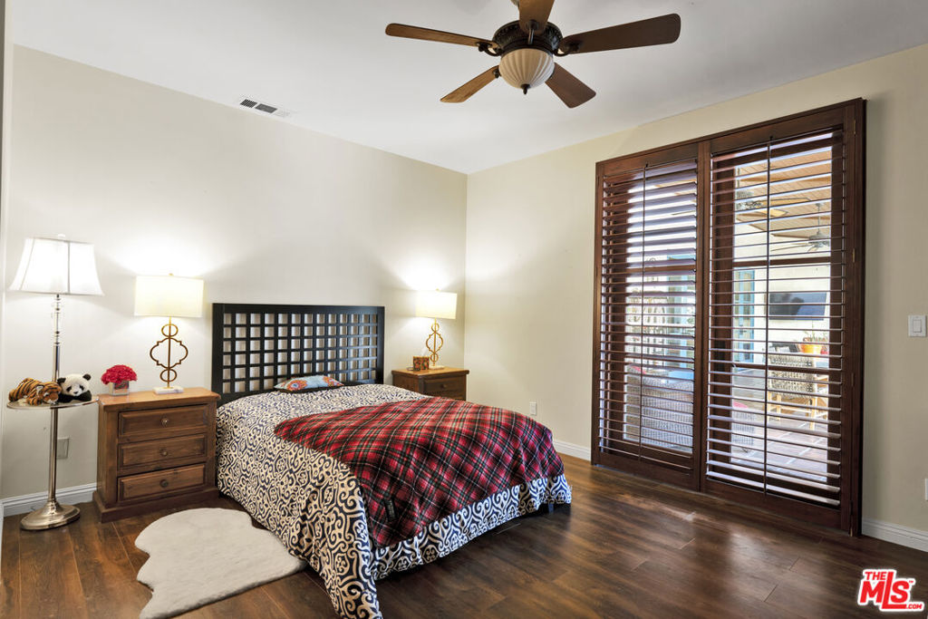 1487 Meadowcrest Circle