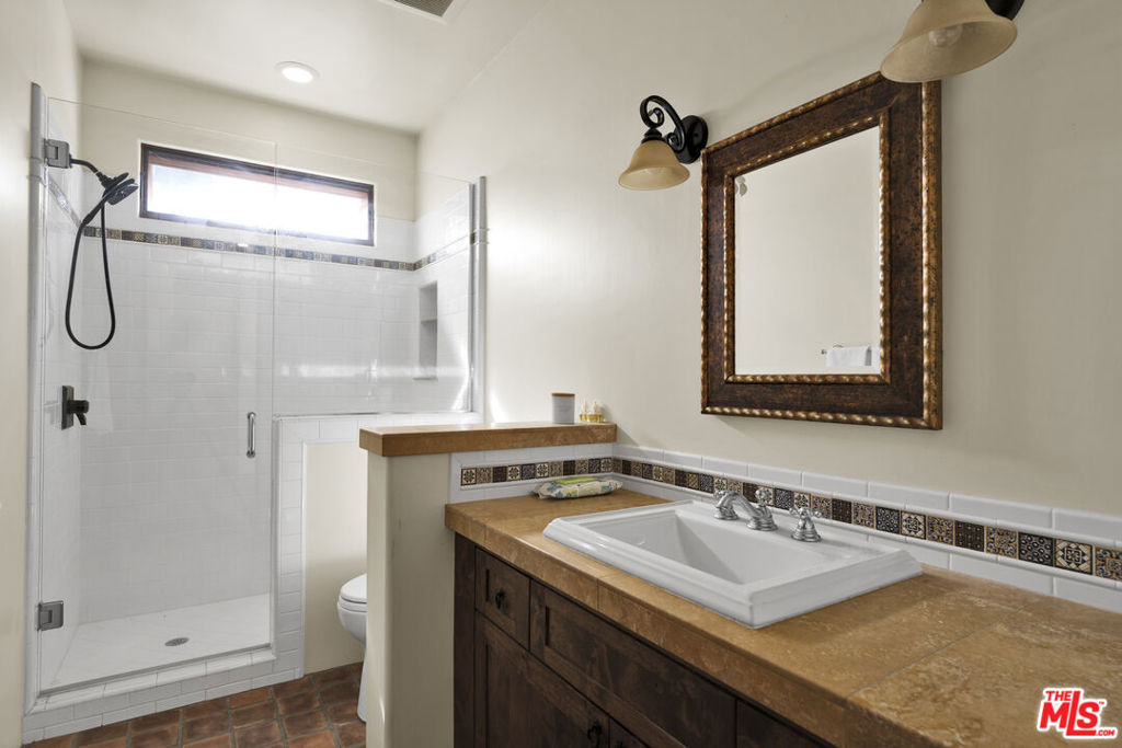 1487 Meadowcrest Circle