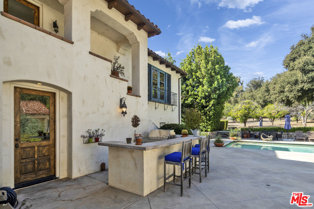 1487 Meadowcrest Cir