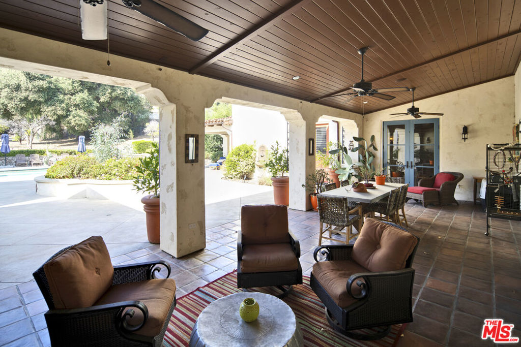 1487 Meadowcrest Circle