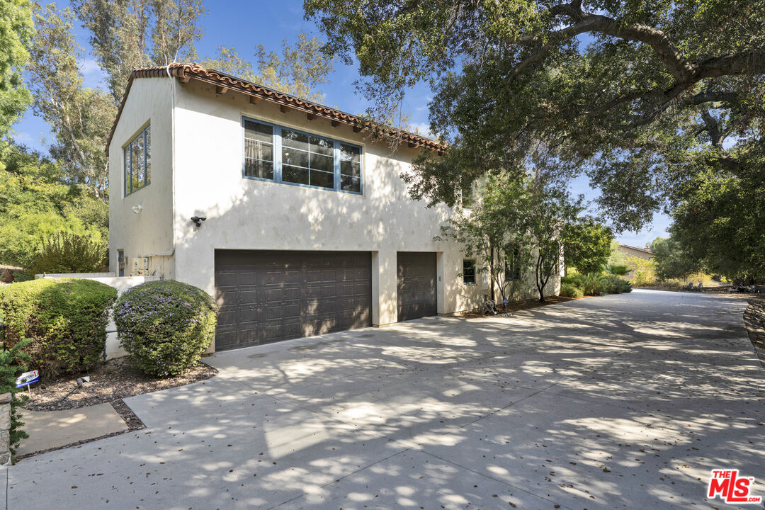 1487 Meadowcrest Cir