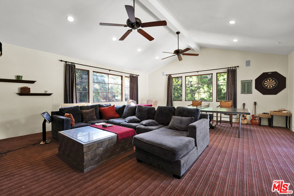 1487 Meadowcrest Circle