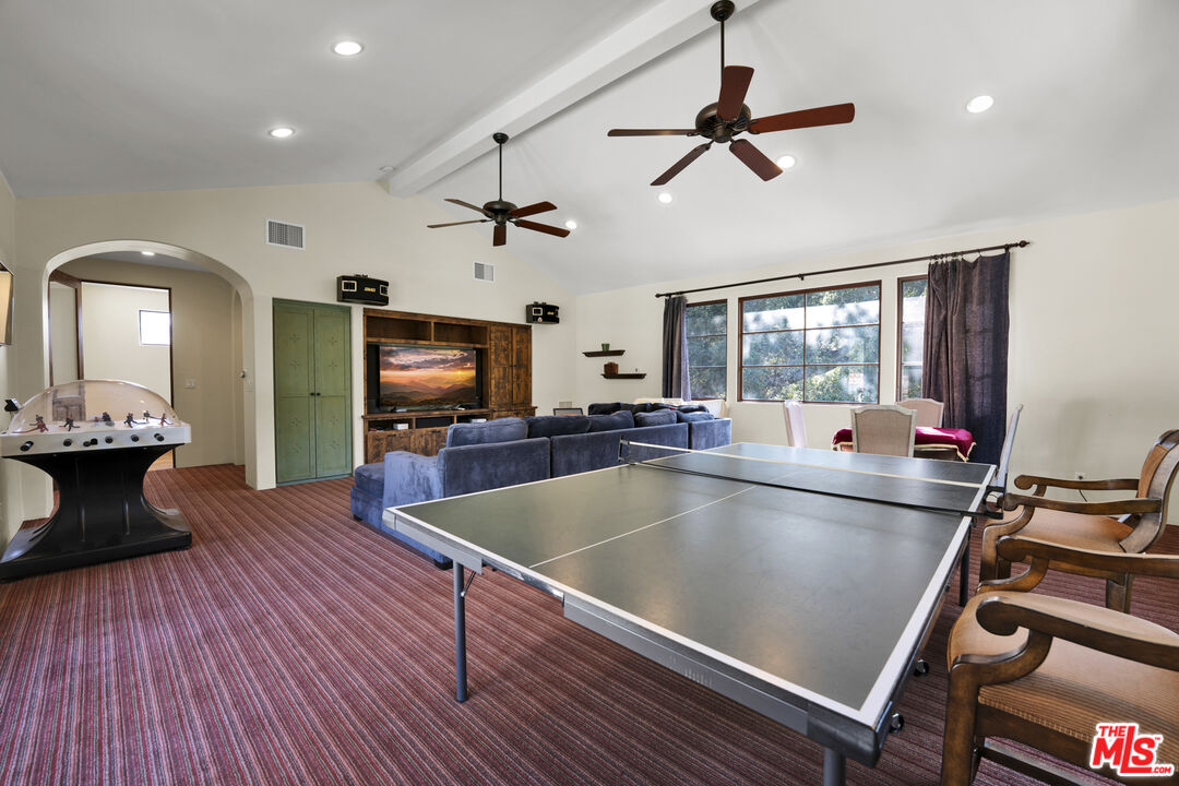 1487 Meadowcrest Cir