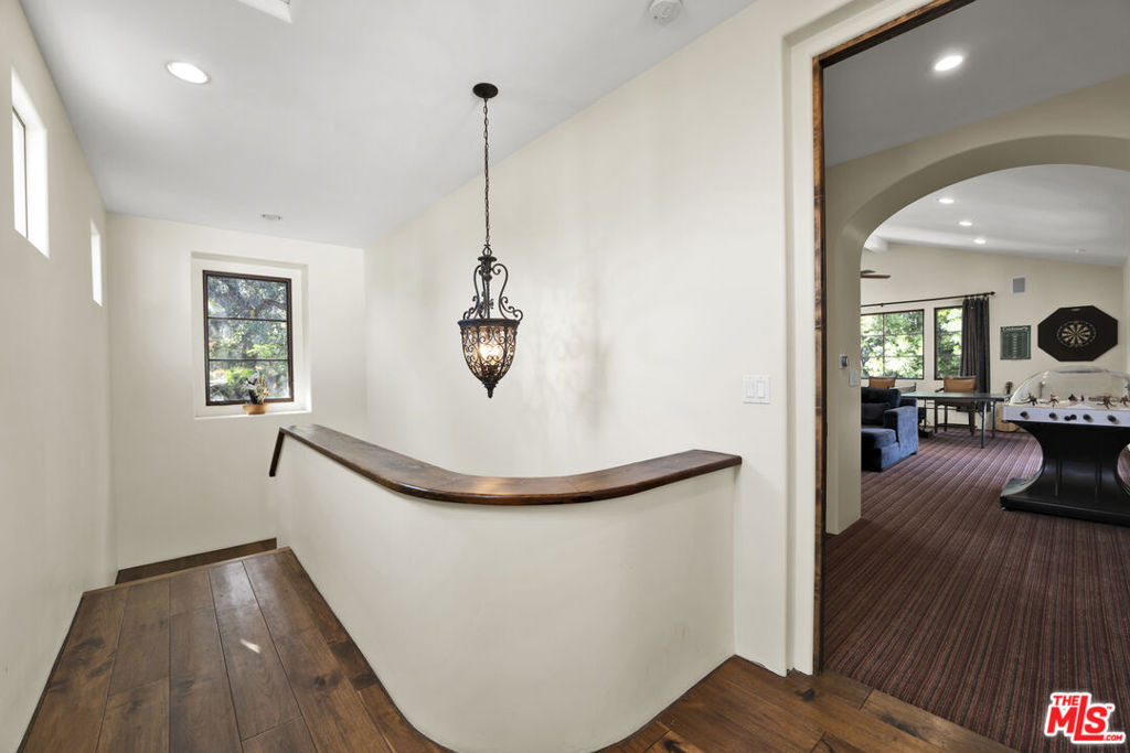 1487 Meadowcrest Circle