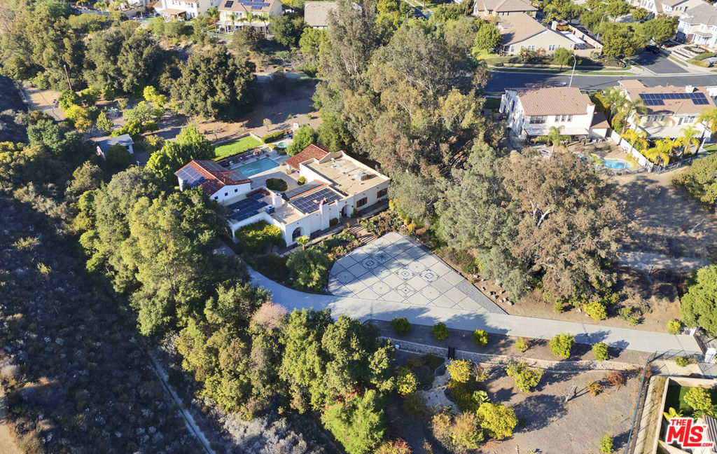 1487 Meadowcrest Circle