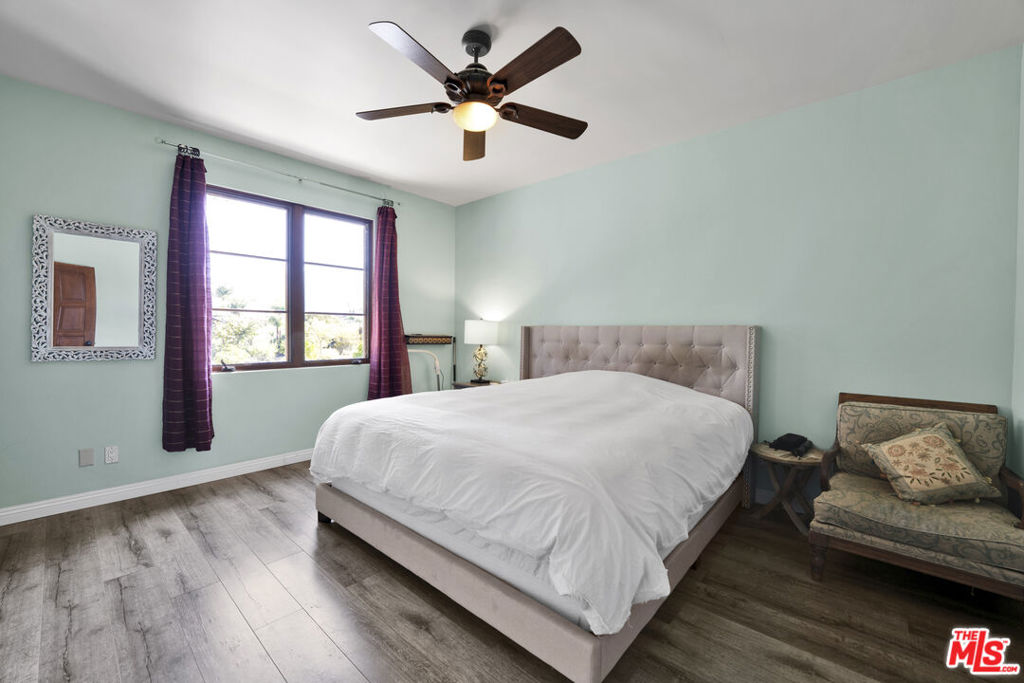 1487 Meadowcrest Circle