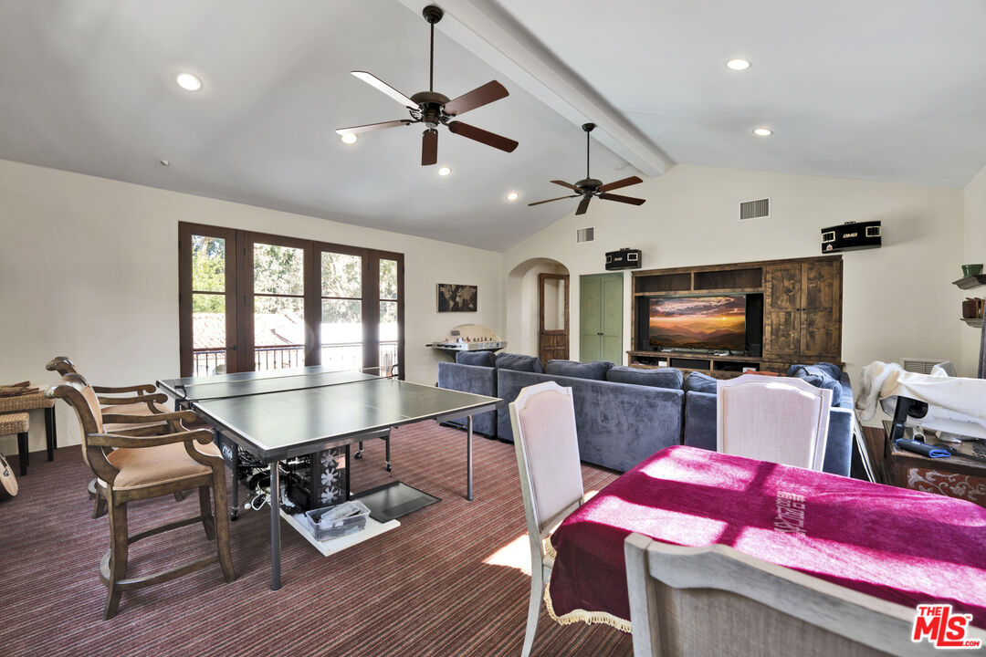 1487 Meadowcrest Cir