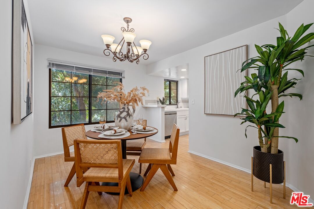 102 N Sweetzer Ave Unit: 106