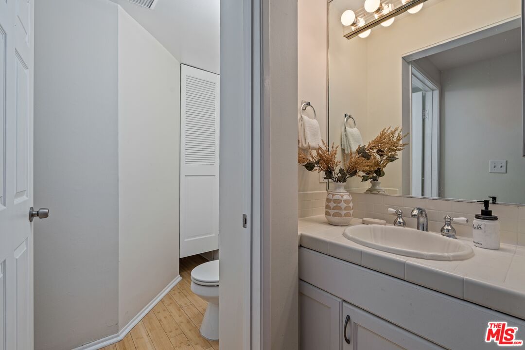 102 N Sweetzer Ave Unit: 106