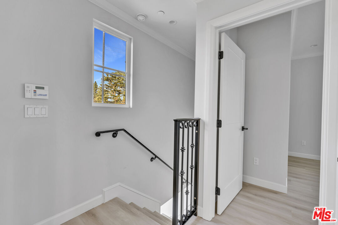 1022 La Cadena Ave Unit: A