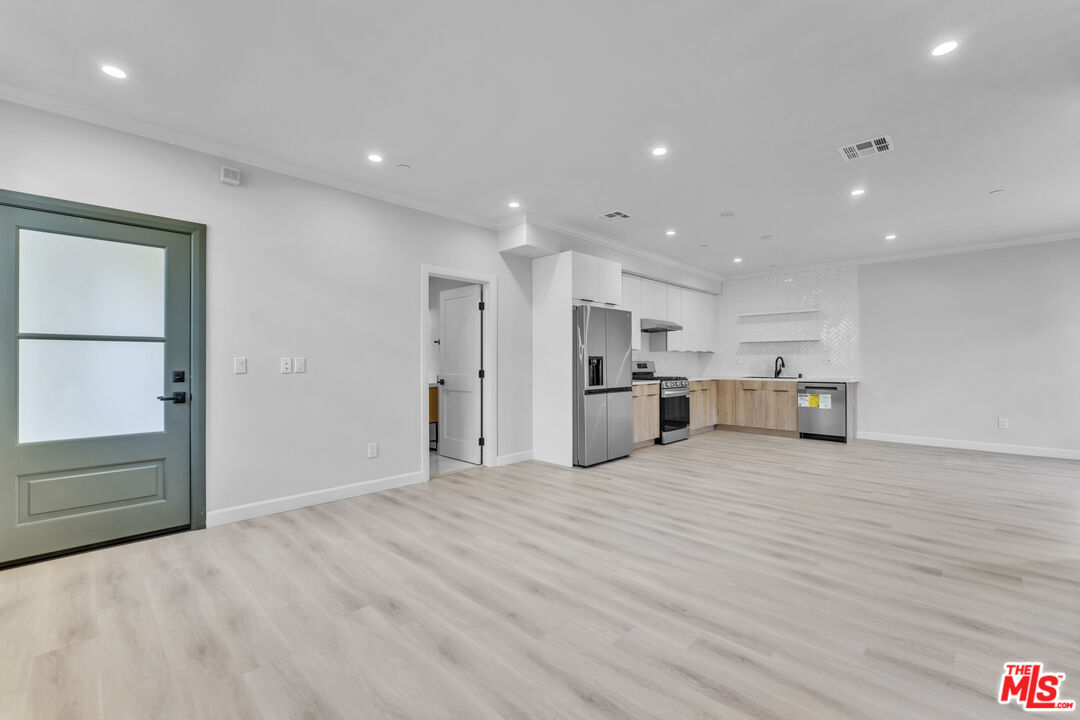 1022 La Cadena Ave Unit: A