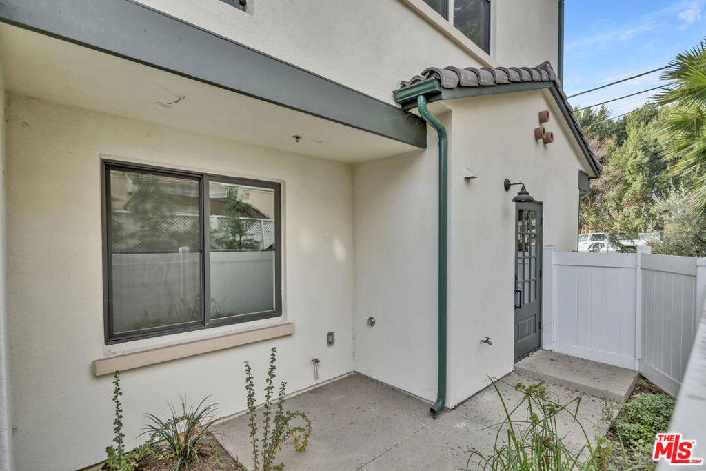 1022 La Cadena Avenue A