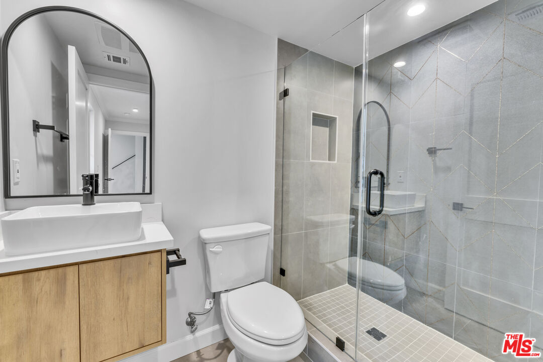 1022 La Cadena Ave Unit: A