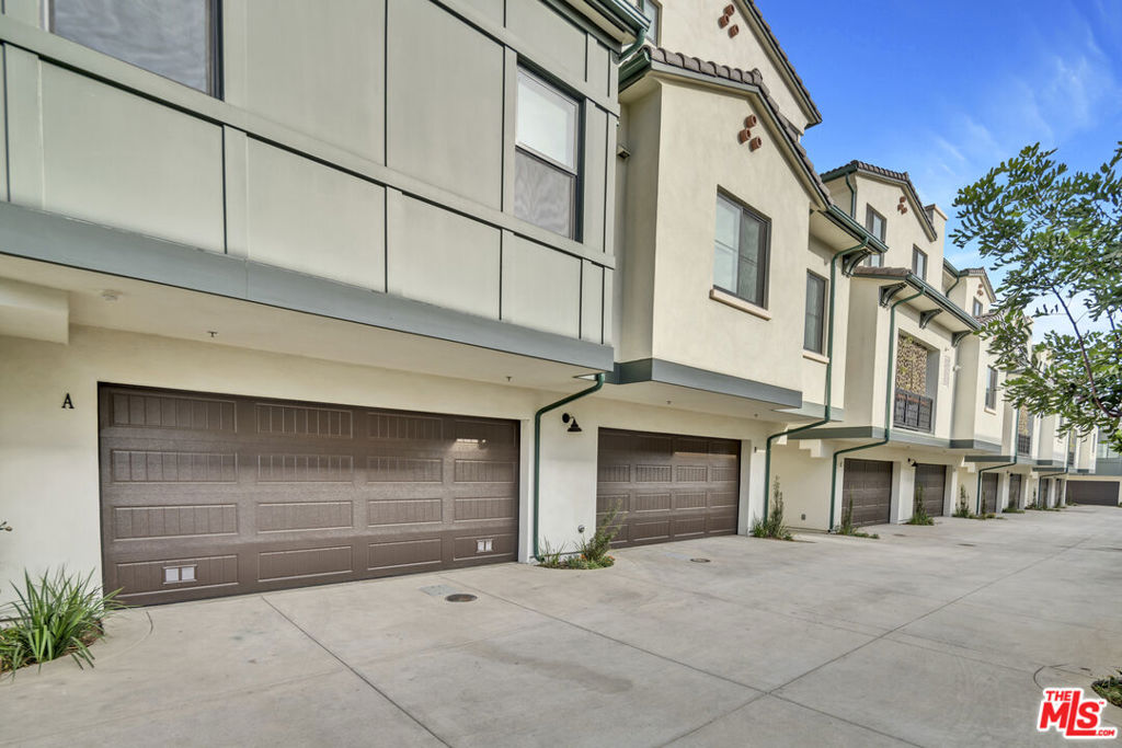 1022 La Cadena Avenue A