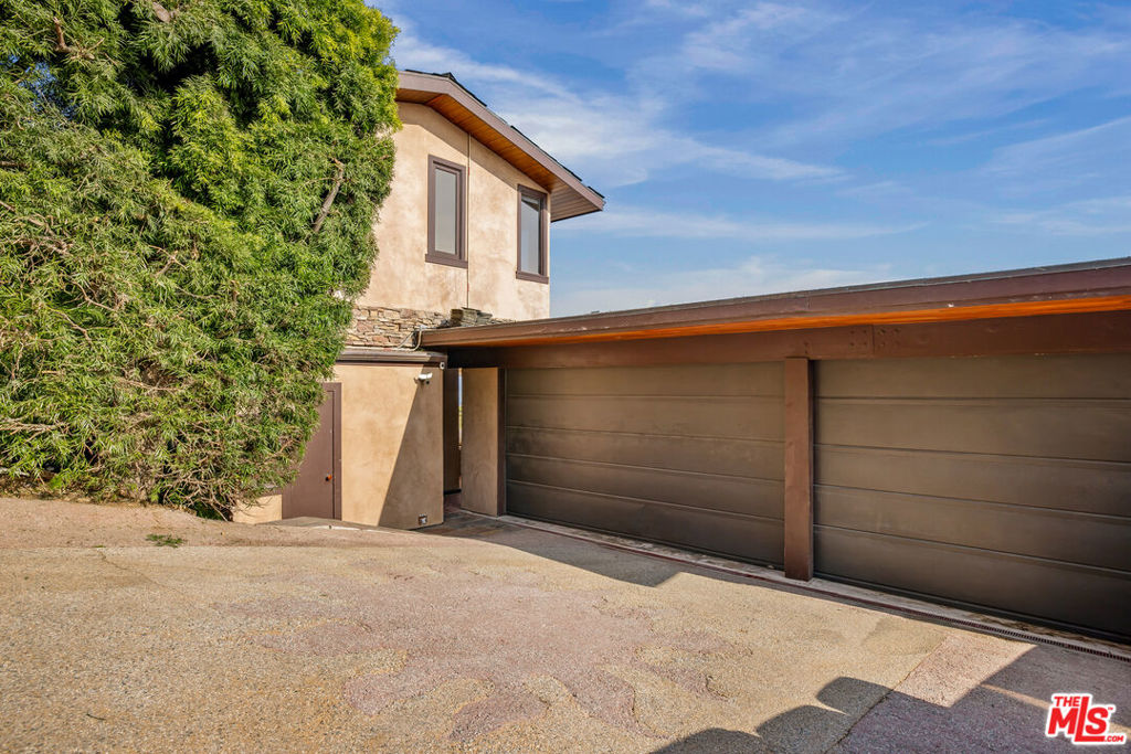 620 Resolano Drive