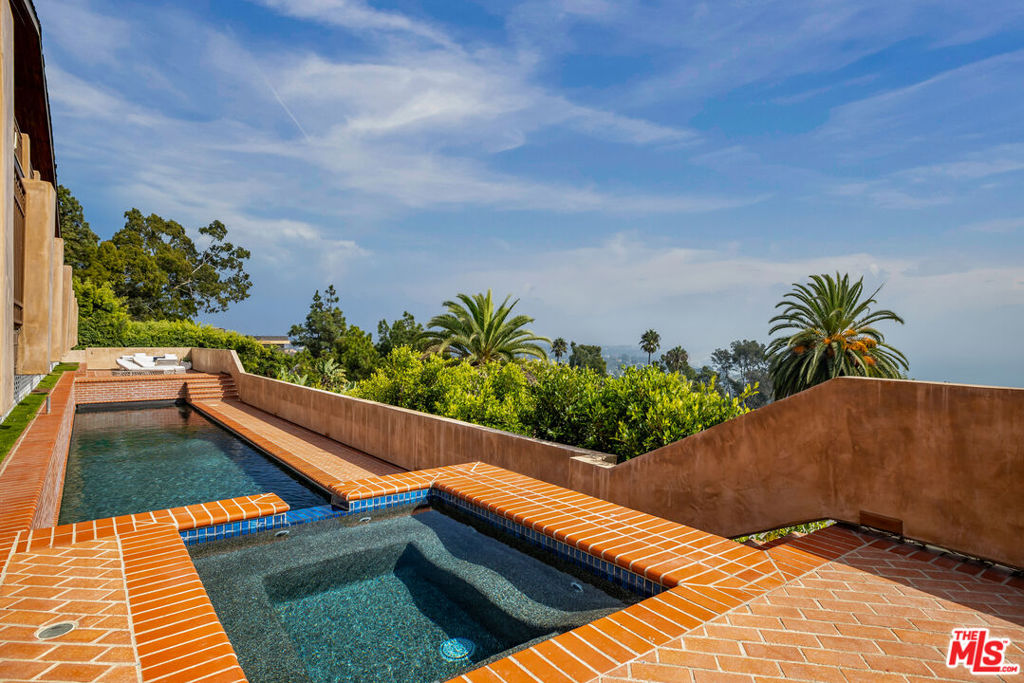 620 Resolano Drive
