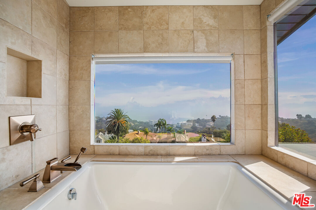 620 Resolano Dr