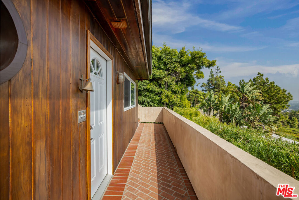 620 Resolano Drive