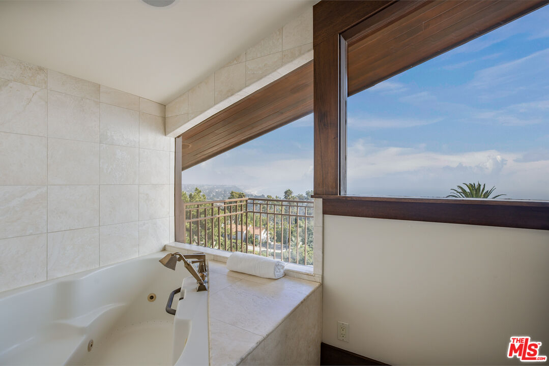 620 Resolano Dr
