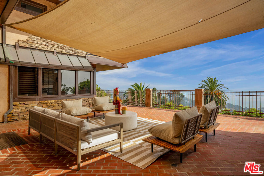 620 Resolano Drive