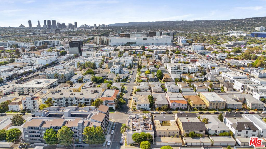 102 N Sweetzer Avenue 106